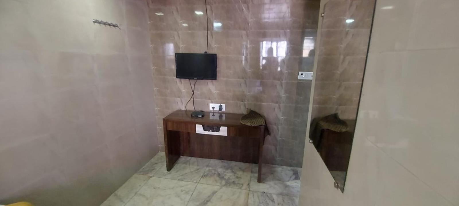 Glitz Hotels Sai Guest House - Nr Inorbit Mall Vashi Navi Mumbai Exterior foto